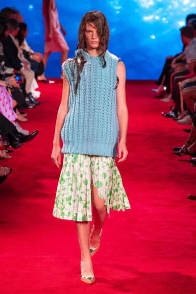 Look 30